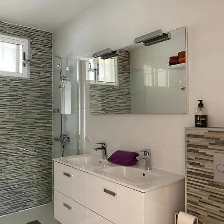 Apartment Seaview - *