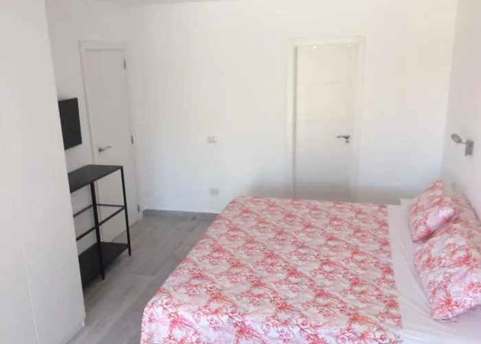 Апартаменты Brisas Seaview -